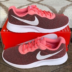 WMNS NIKE TANJUN black/white-pink gaze